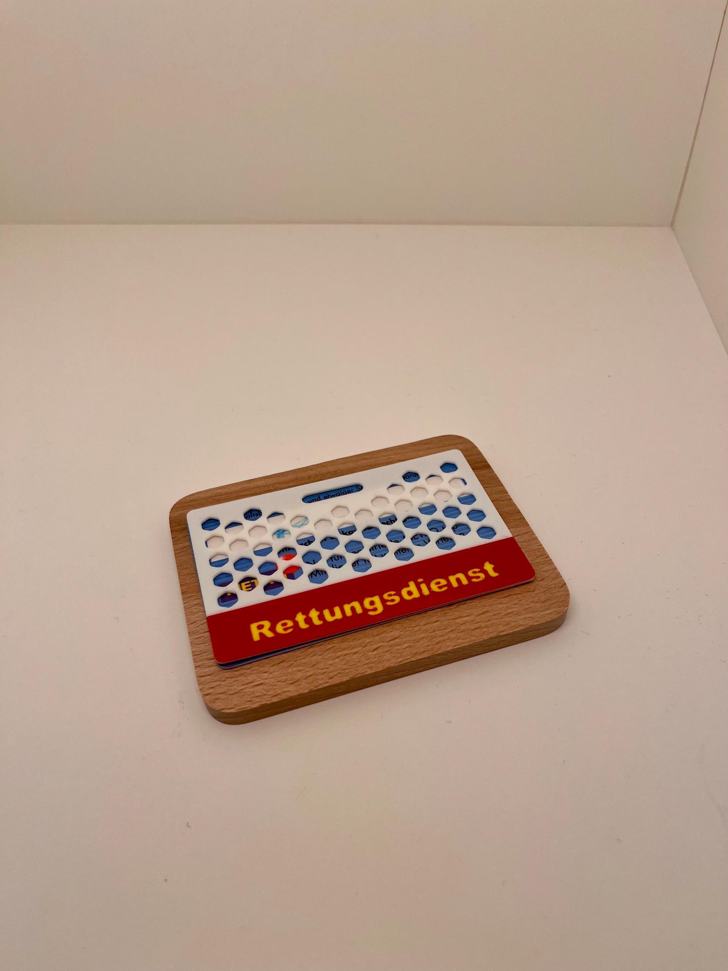 Customizable ID badge | Name badge with hexagon pattern &amp; large position indicator