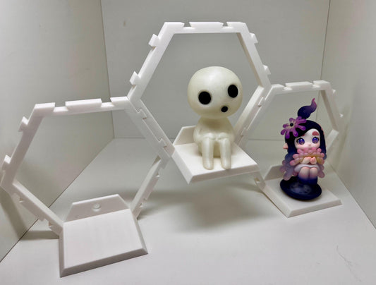 Sechseckiges 3D-gedrucktes Regal für Sammlerfiguren | Erweiterbar & anschraubbar Fungo Pop