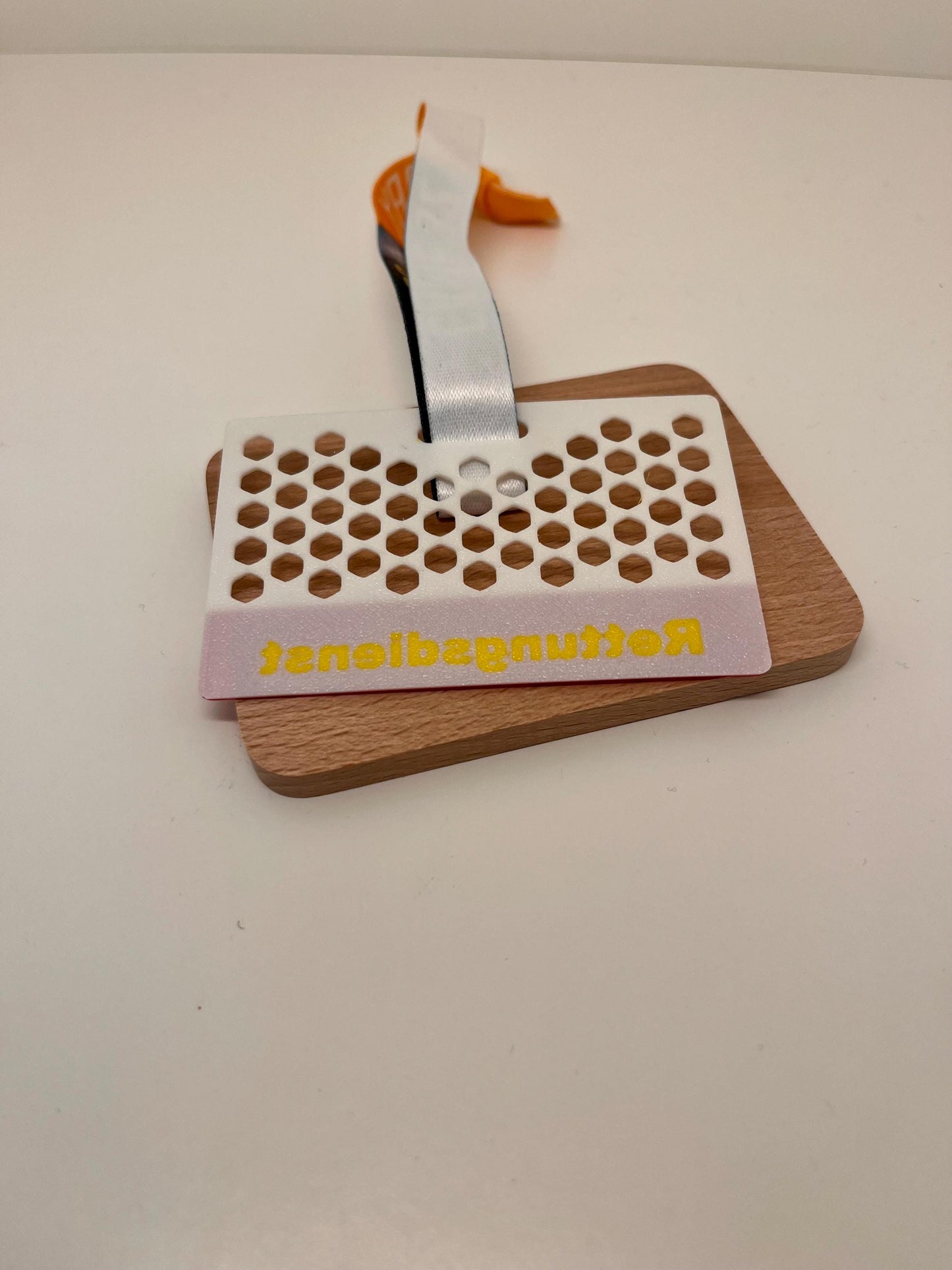 Customizable ID badge | Name badge with hexagon pattern &amp; large position indicator