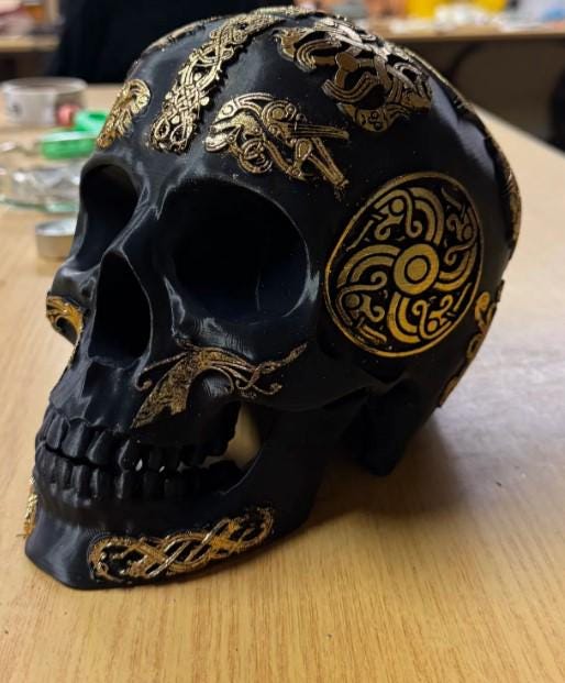 Ornate Skull Helmet and Gear Stand STL – 3D Printable Display for Military, Cosplay, Airsoft & Paintball
