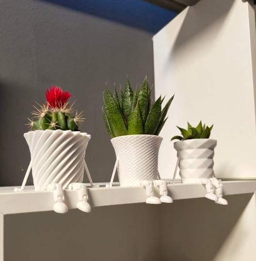 3er Übertopf Set STL – Sitzende Pflanztöpfe mit flexiblen Beinen, 3D Druckbar ohne Stützen